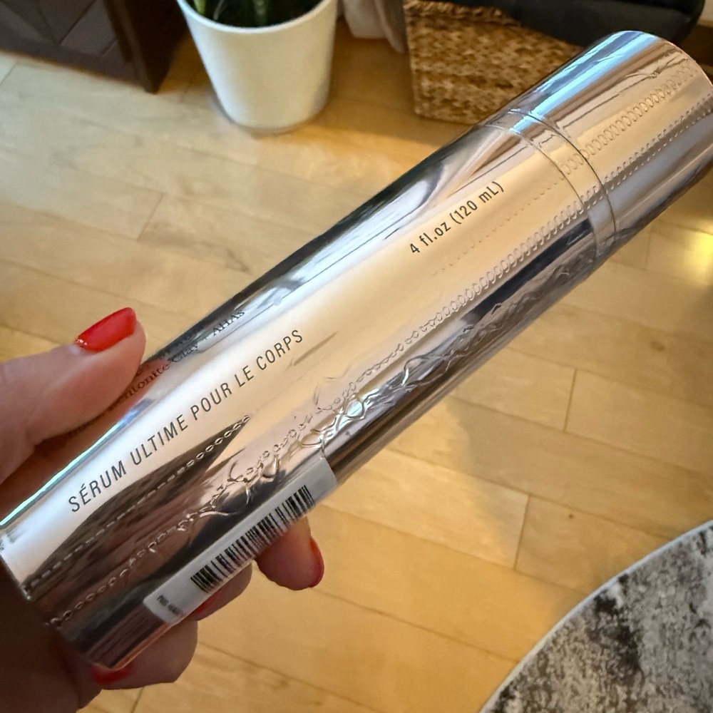 JLO Body tighten & tease ultimate body serum - Picture 3 of 5